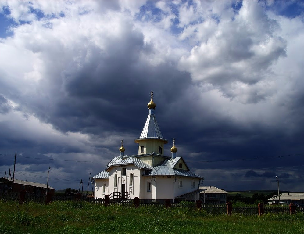 Крестовоздвиженский храм в селе Новоселово 