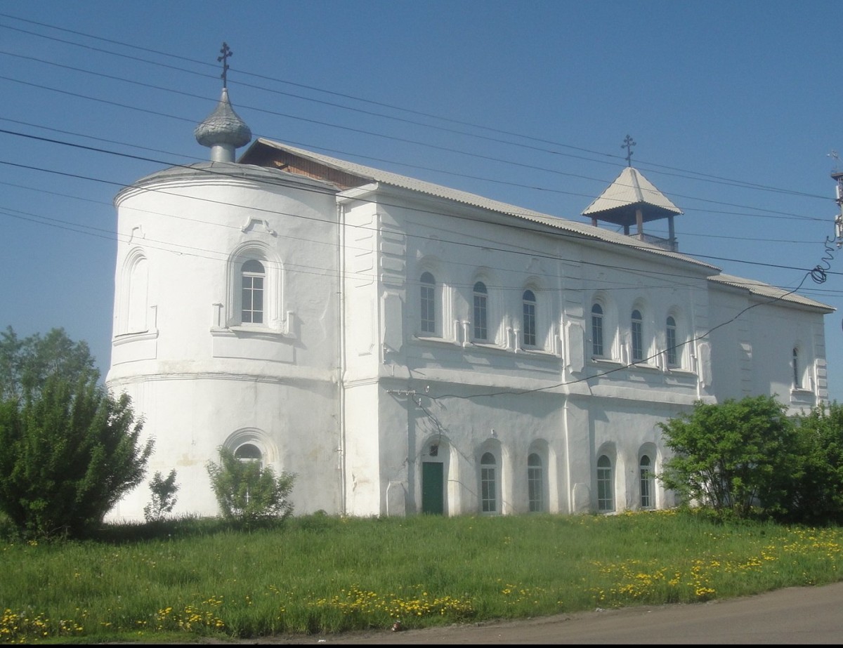 Свято-Троицкая церковь в поселке Емельяново
