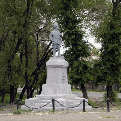 Памятник Щетинкину П.Е.